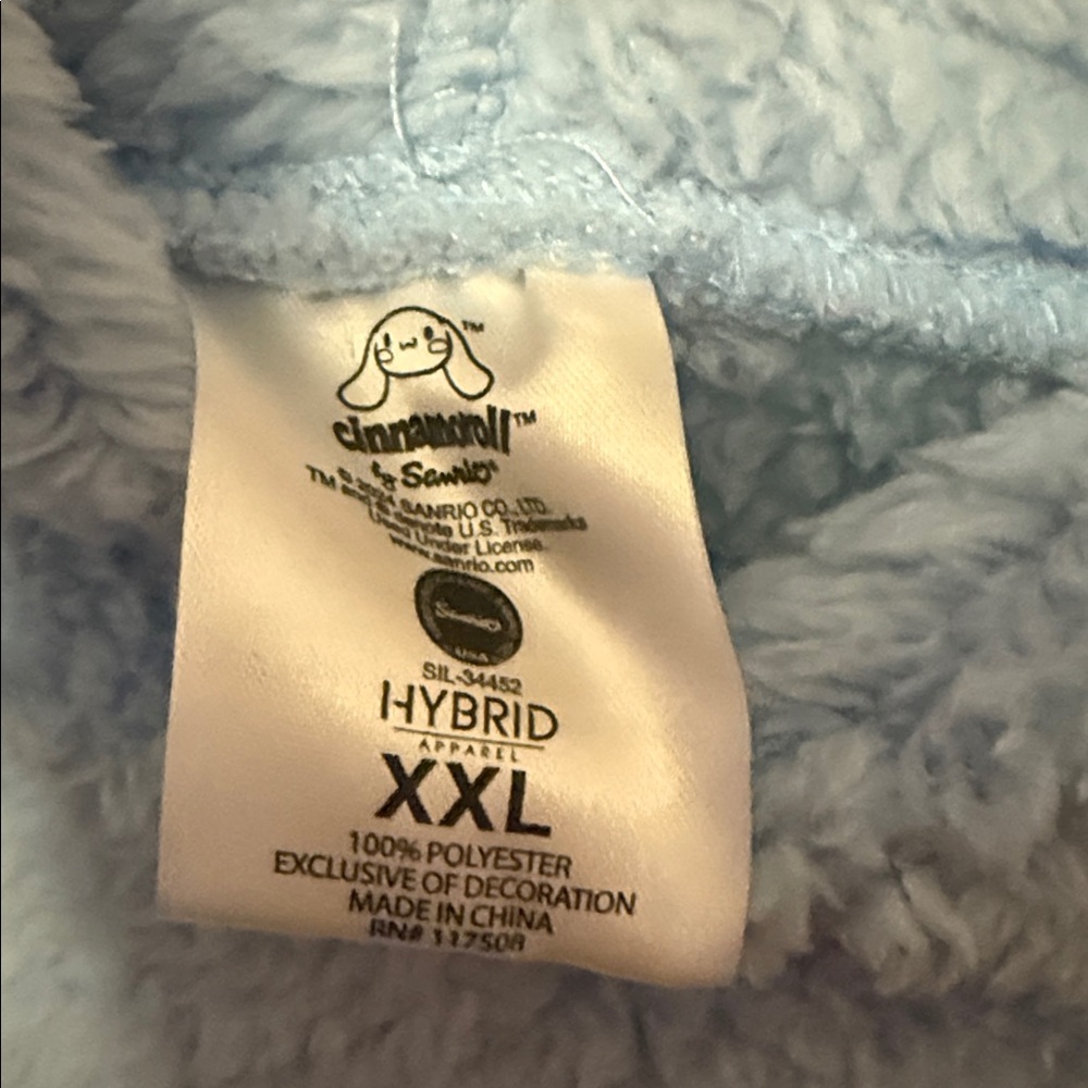 Cinnamoroll Fuzzy Hoodie Size XXL! NWT! - Picture 4 of 5